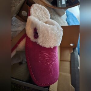 Ariat Fuchsia and Cream Women's Slippers Brand New With Box